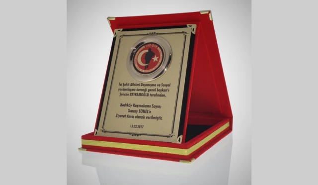 Kişiye Özel Plaketler – İstanbul Plaket