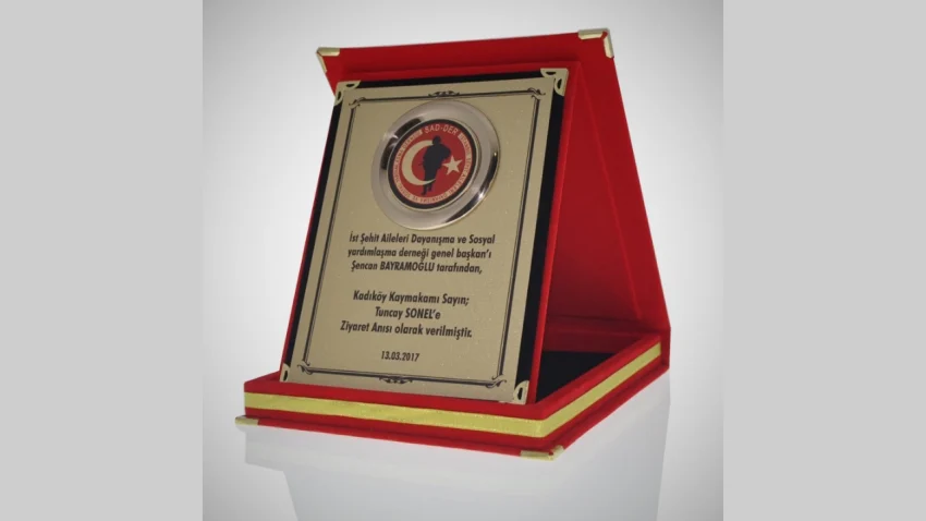 Kişiye Özel Plaketler – İstanbul Plaket