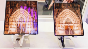 Samsung, ekranda kırışıklık olmayan esnek bir akıllı telefon gösterdi