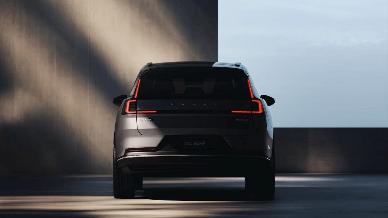 Volvo, XC70'i orta boy bir "crossover" olarak hibrit motorla yeniden canlandırdı