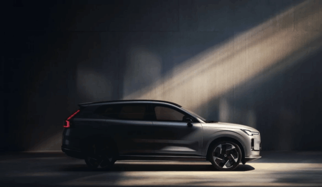Volvo, XC70 Modelini Orta Boy SUV Segmentinde Hibrit Motor ile Yeniden Tanıttı