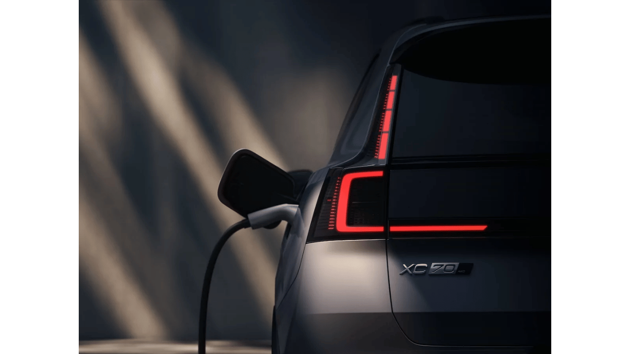Volvo, XC70'i orta boy bir "crossover" olarak hibrit motorla yeniden canlandırdı