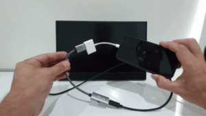 why-do-some-portable-monitors-lose-signal-when-connecting-to-a-phone