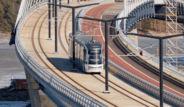 Dünyada Bir İlk: Arabasız En Uzun Köprü Açıldı! Üstelik Üzerinden Tramvay da Geçecek