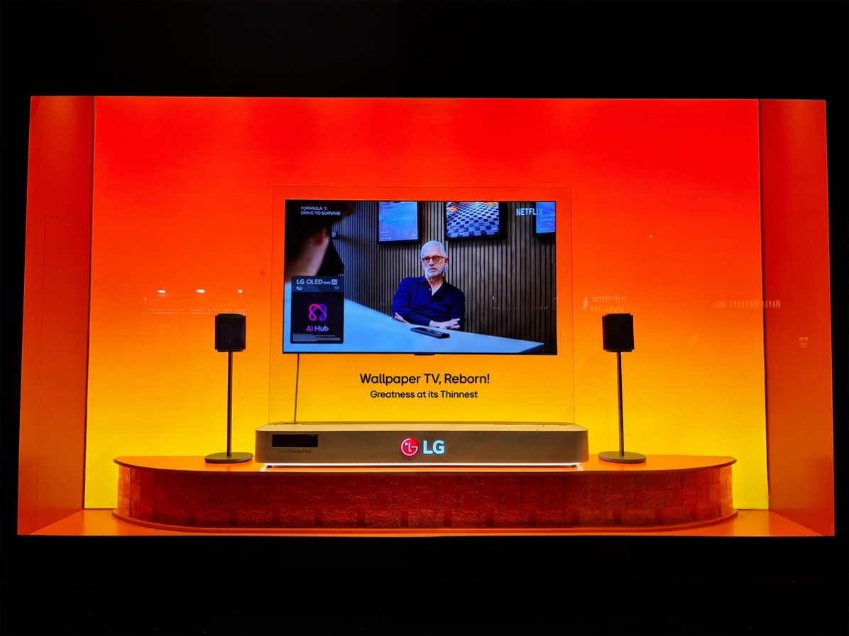 LG Signature OLED W ultra ince Wallpaper TV