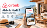 Teknobird logolu, "Airbnb Nedir? Nasıl Kullanılır?" başlıklı görsel. Görselde bir kişinin elinde Airbnb uygulamasının açık olduğu akıllı telefon, arka planda deniz manzaralı bir tatil evi terası ve masanın üzerinde hasır şapka, fotoğraf makinesi ile pasaport yer alıyor. Ayrıca ev kiralama, oda, villa ve deneyimler simgeleri bulunuyor.